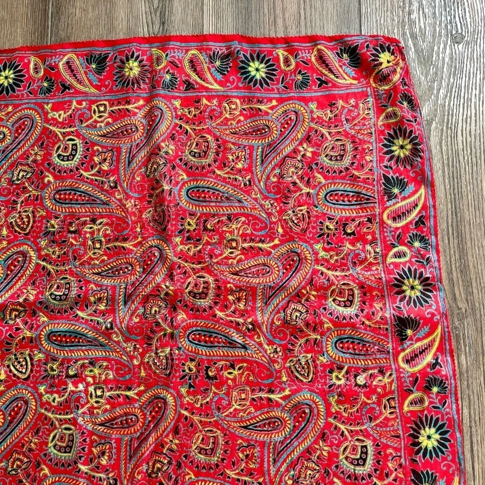 100% pure silk Vibrant Paisley Bandana scarf 25/26 inches